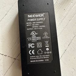 Neewer NW-120500D2- Power Supply