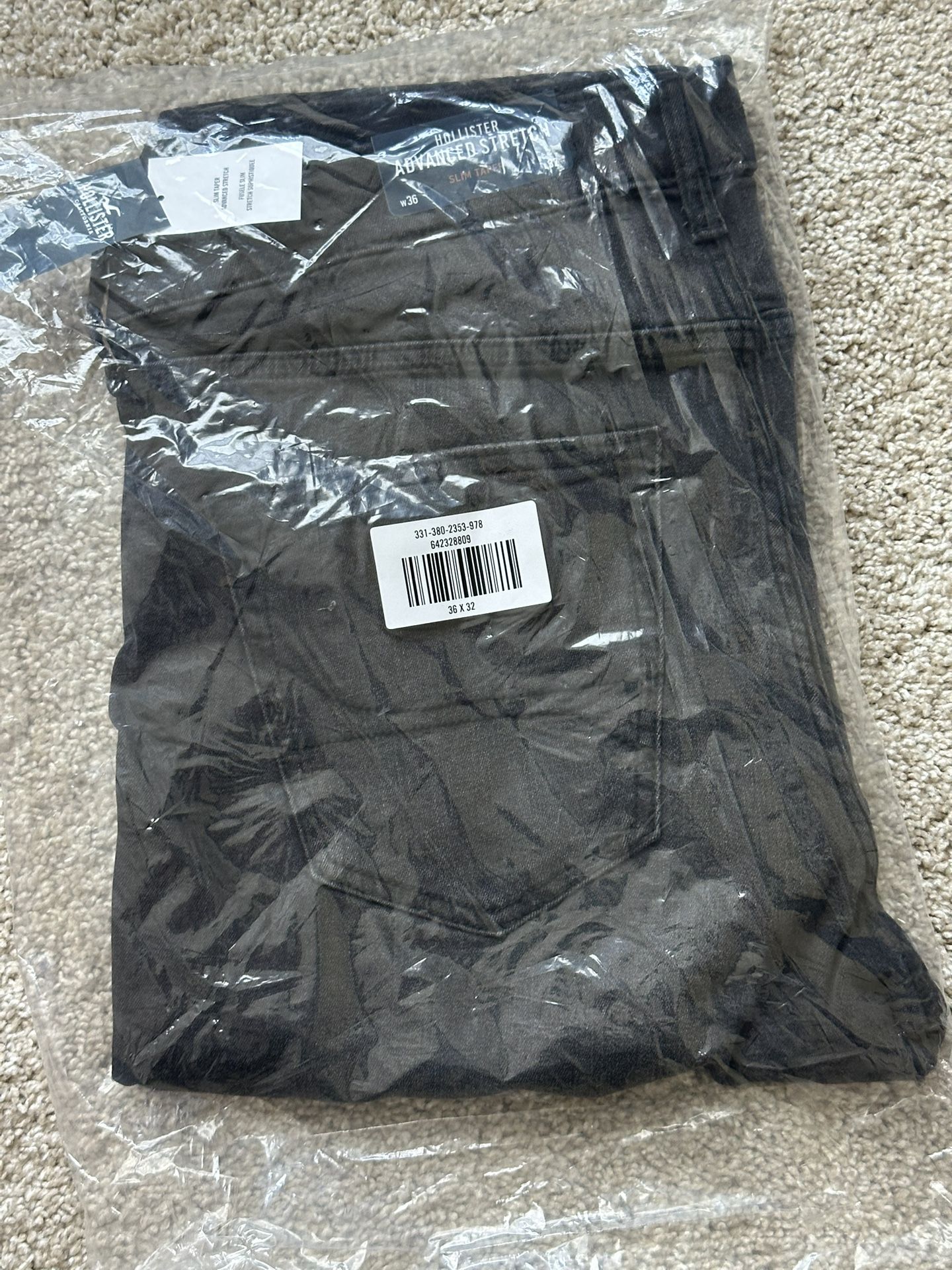 Men’s Hollister Black Denim Slim Taper Advanced Stretch