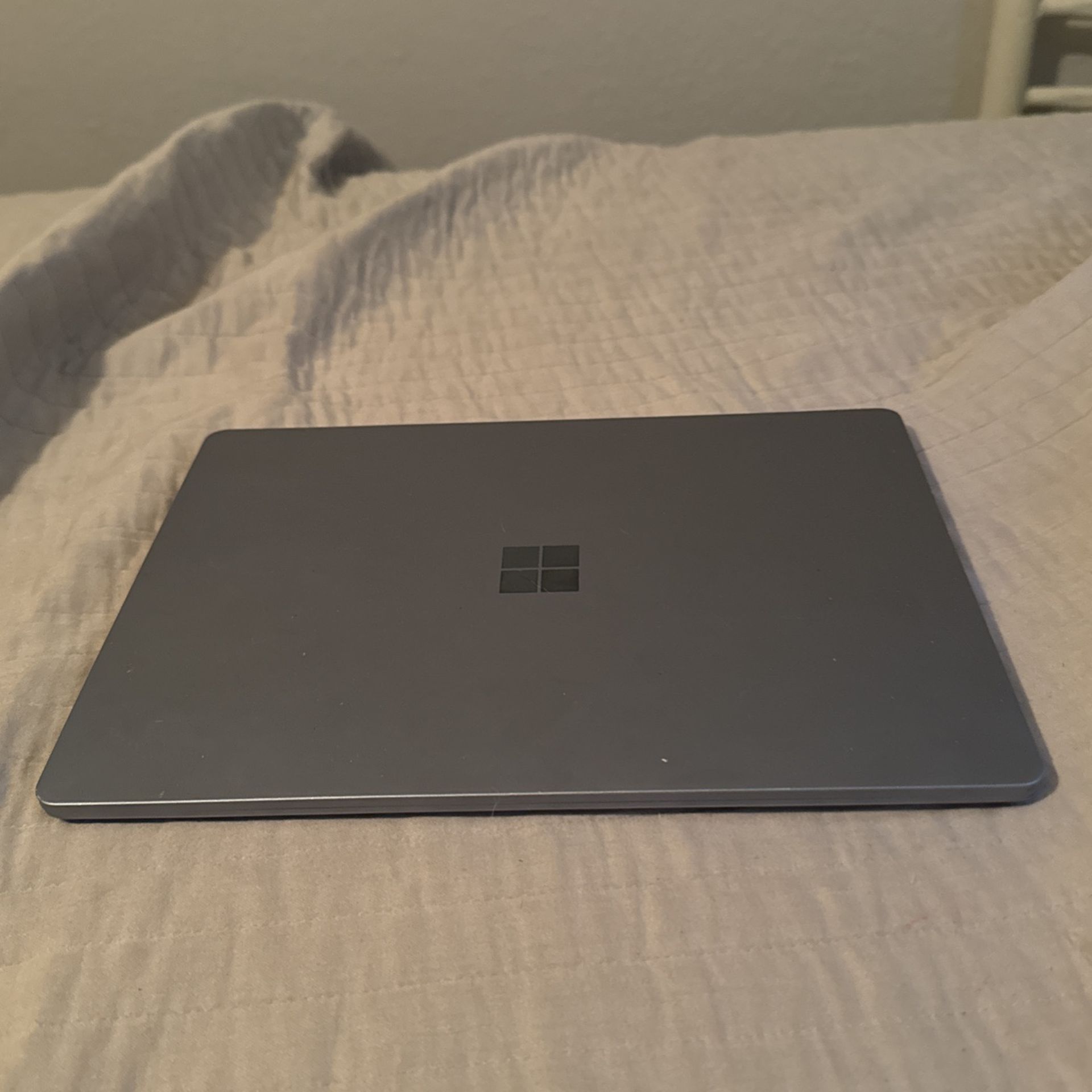 Microsoft Surface Laptop