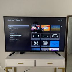 Sharp + Roku Smart TV 50”