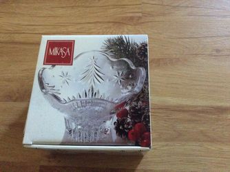 Crystal Christmas Night Collection bowl New in box Mikasa