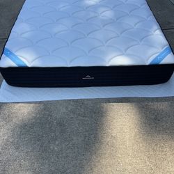 🔥DreamCloud Premier King Mattress, FREE Delivery available!🔥