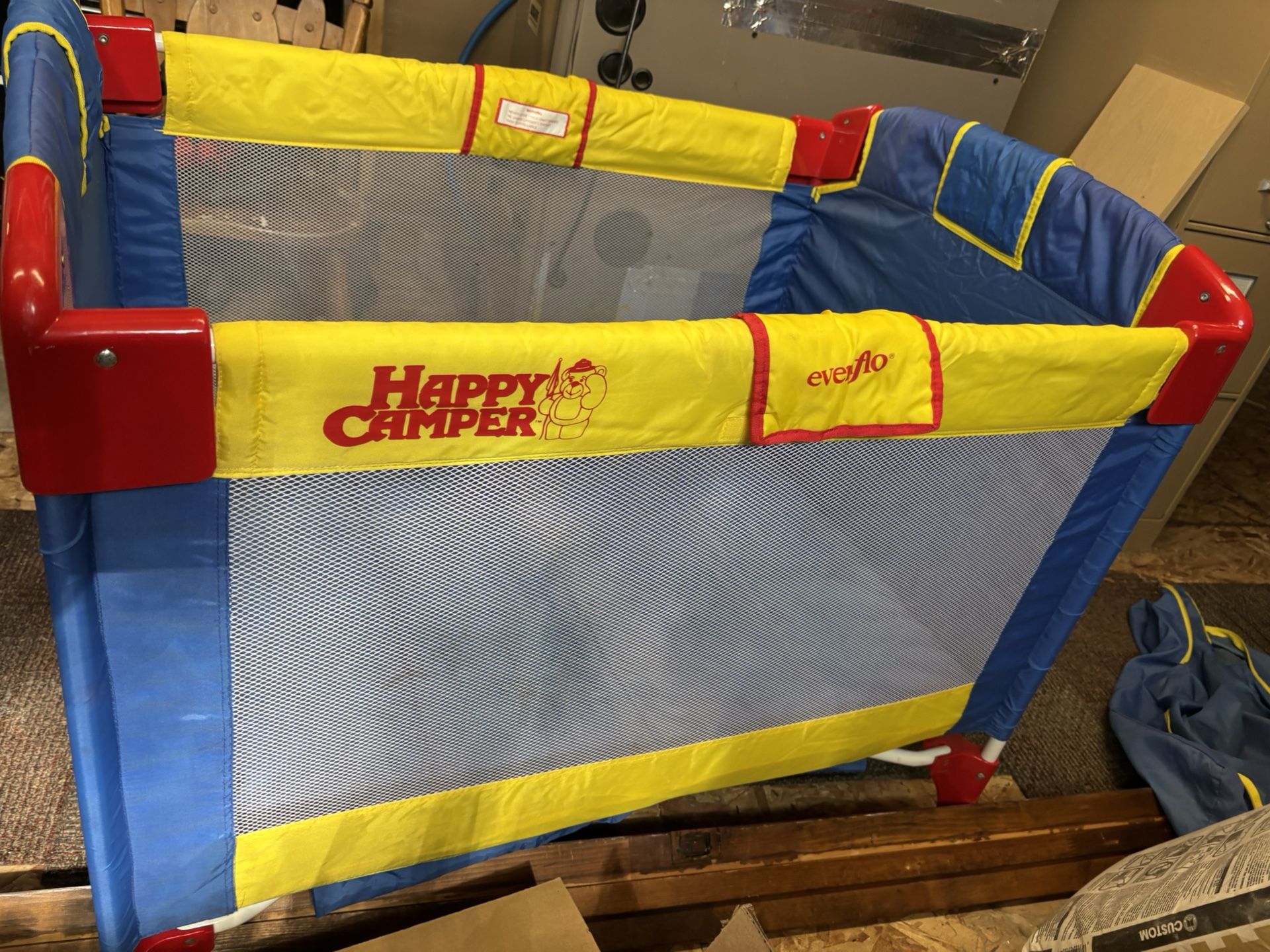 Portable Play Pen. Pack N Play