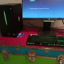 HP Desktop Computer 