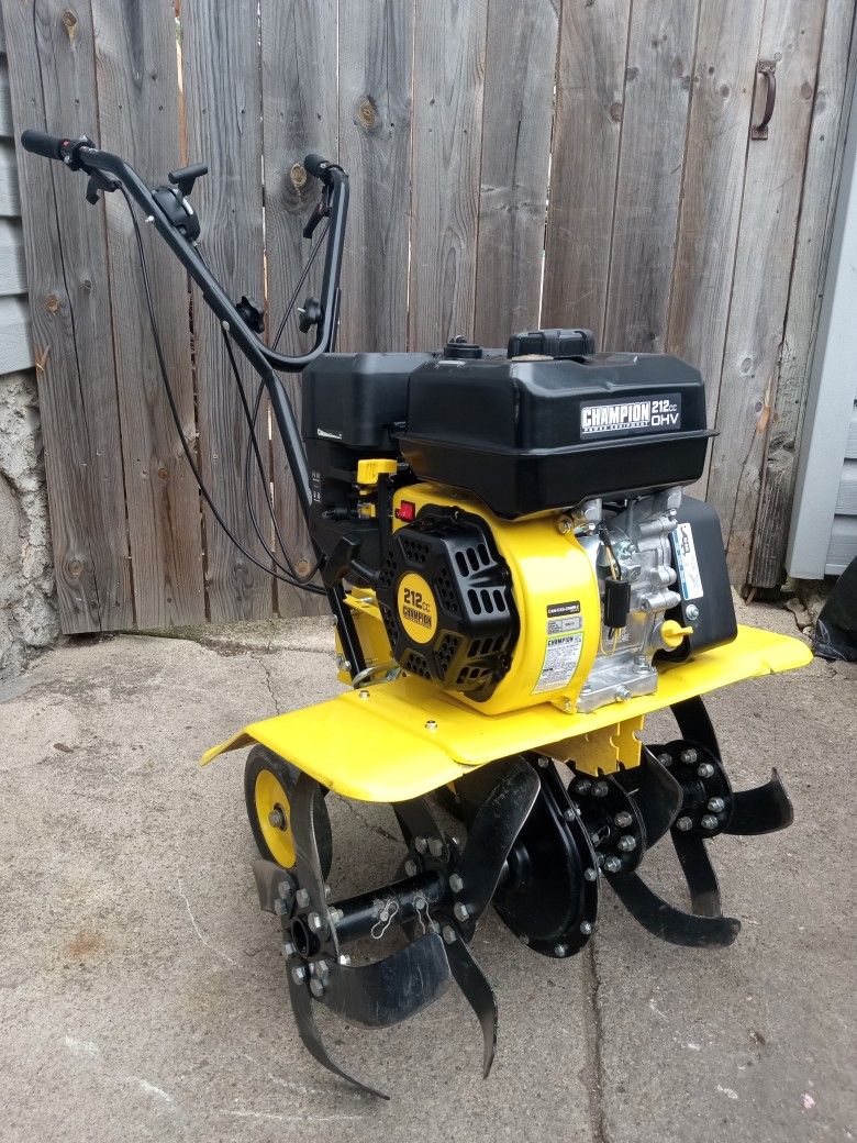 Like-New Champion 22" Inch Front Tine Rototiller With Forward And Reverse