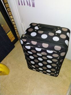 24". 2 wheels luggage pickup only cash