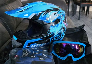 Youth helmet, gloves & goggles