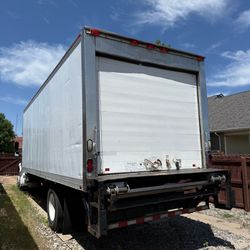 2007 Freightliner M2