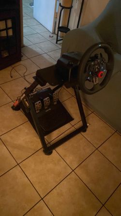 Logitech steering wheel & stand