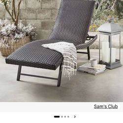 Member's Mark Padded Wicker Chaise at a Sam's Club