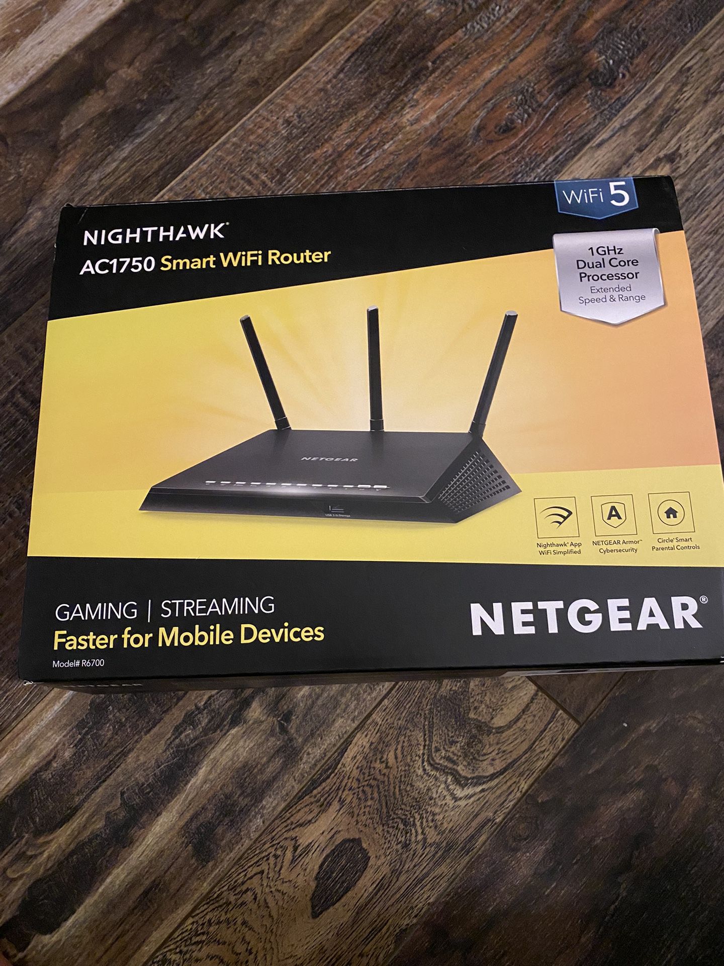 Netgear Nighthawk R6700 Smart Wi-Fi Router