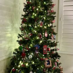 9’ Artificial Christmas Tree 