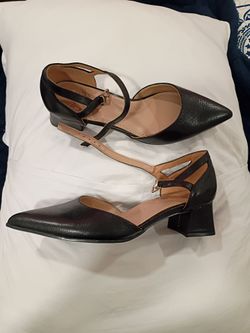 Macy's heels size 6.5 woman