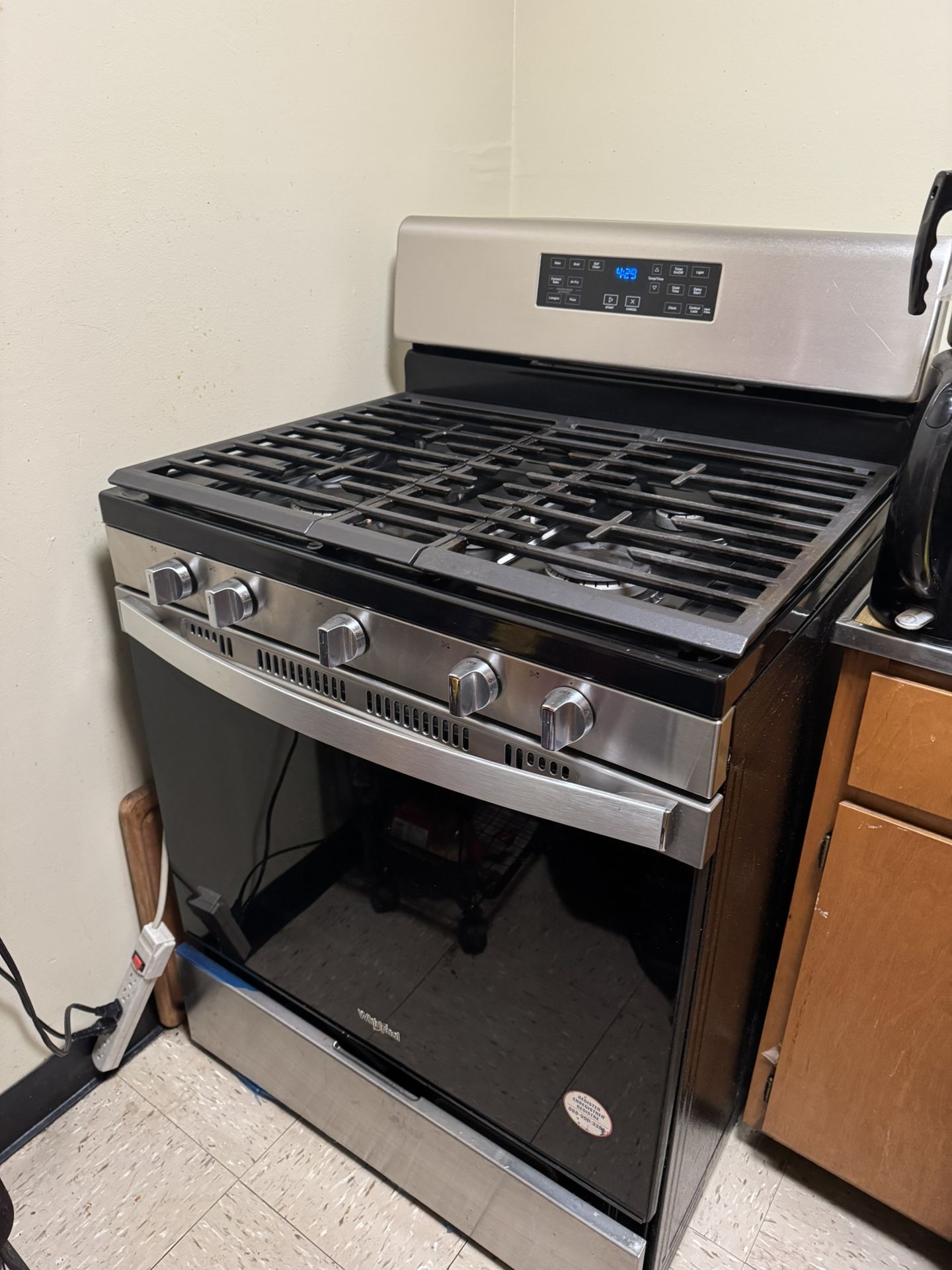 Like New Whirlpool Stainless Steel Gas Stove