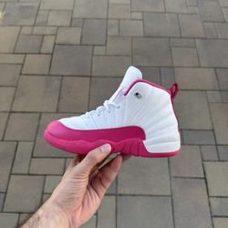 Preschool Jordan 12 Dynamic Pink size 2.5y