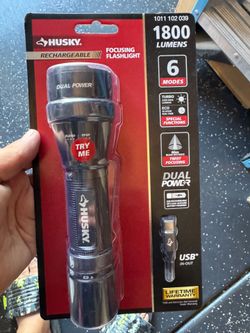 Husky 1800 Lumen Rechargeable Focusing Flashlight