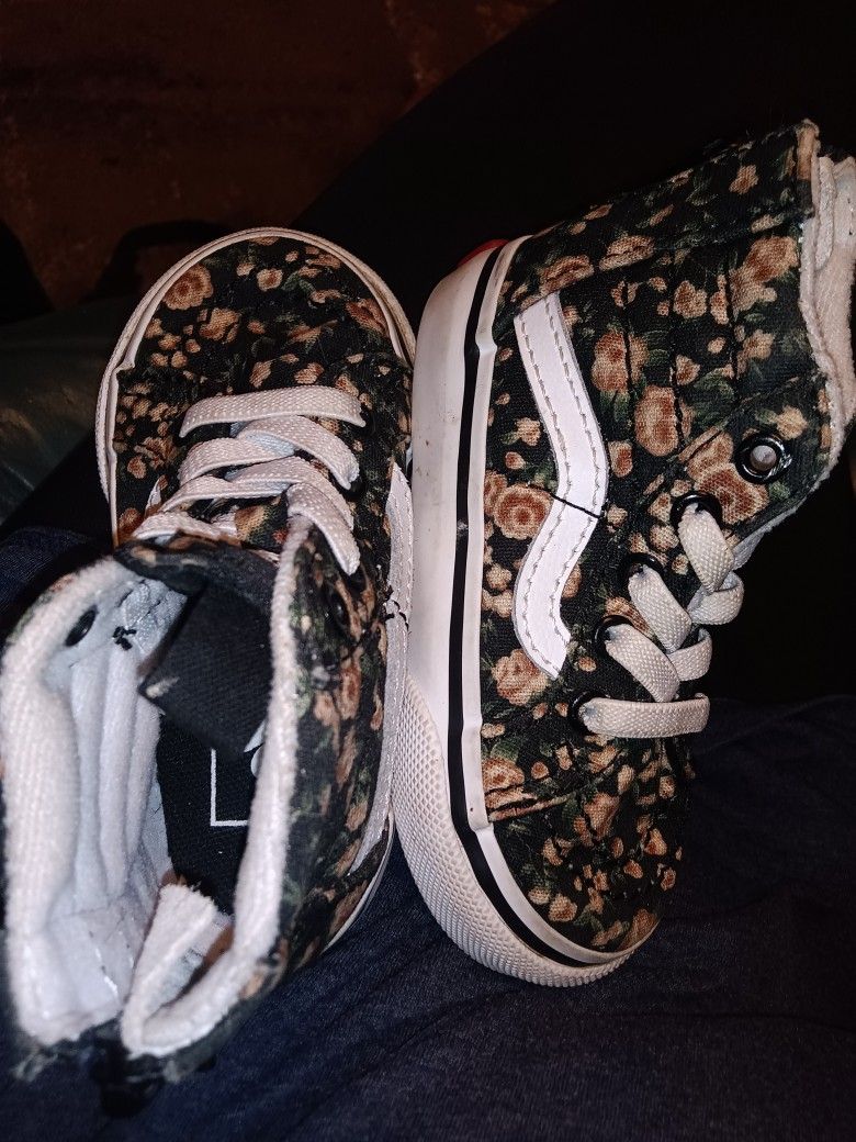 " Size 4.5 Baby Girl Shoe z Vans With 🌹 Rose z "