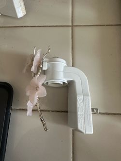 Bath & body wall flower fragrance plug holder