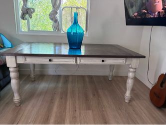 Farm table