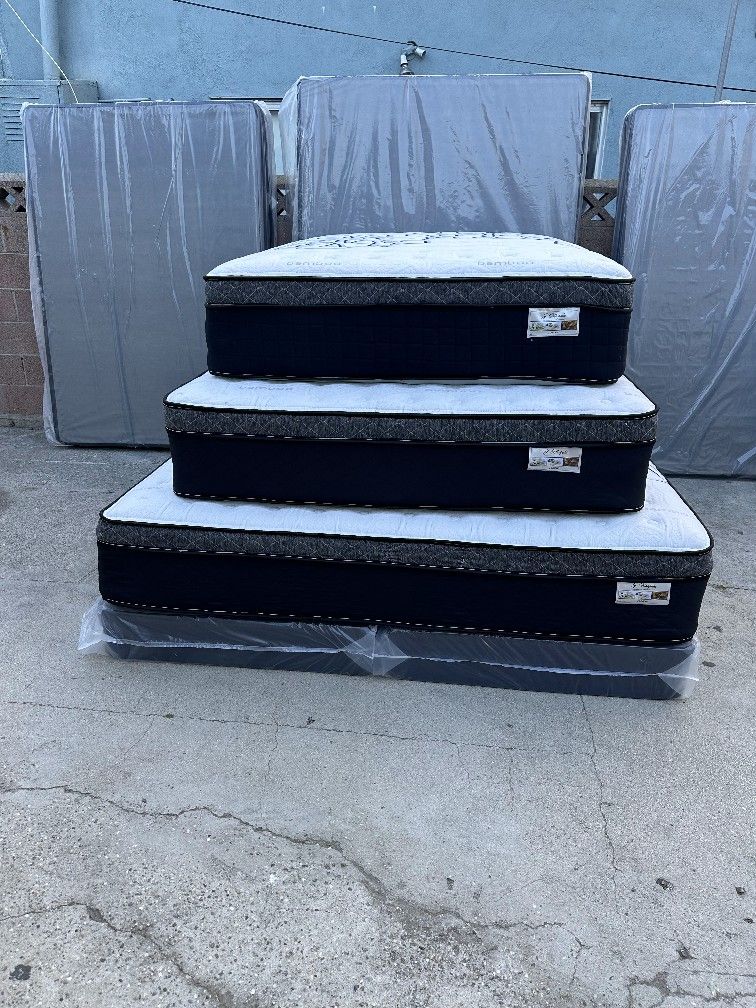 Queen Size Mattress Pillow Top 12" Thick.   All Sizes Available.    Delivery Available 