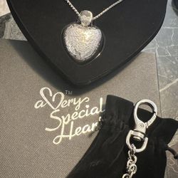 New Vintage silver tone” A Very Special Heart” 🩷USB & Small Item  locket pendant necklace 1silver / 1gold Option