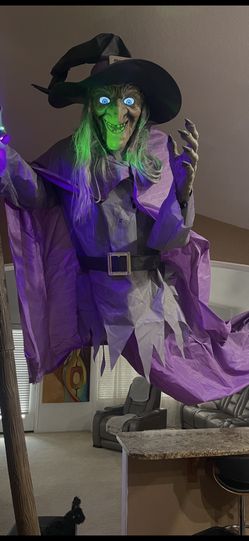 Halloween Hovering Which