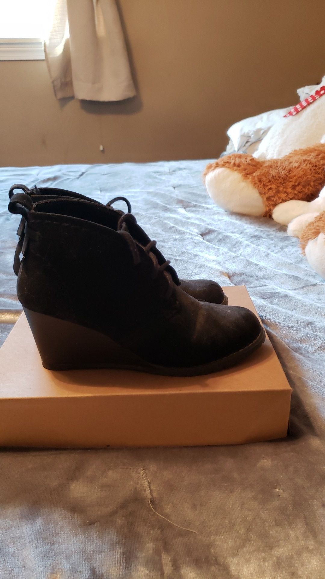 Black wedge-sz 6