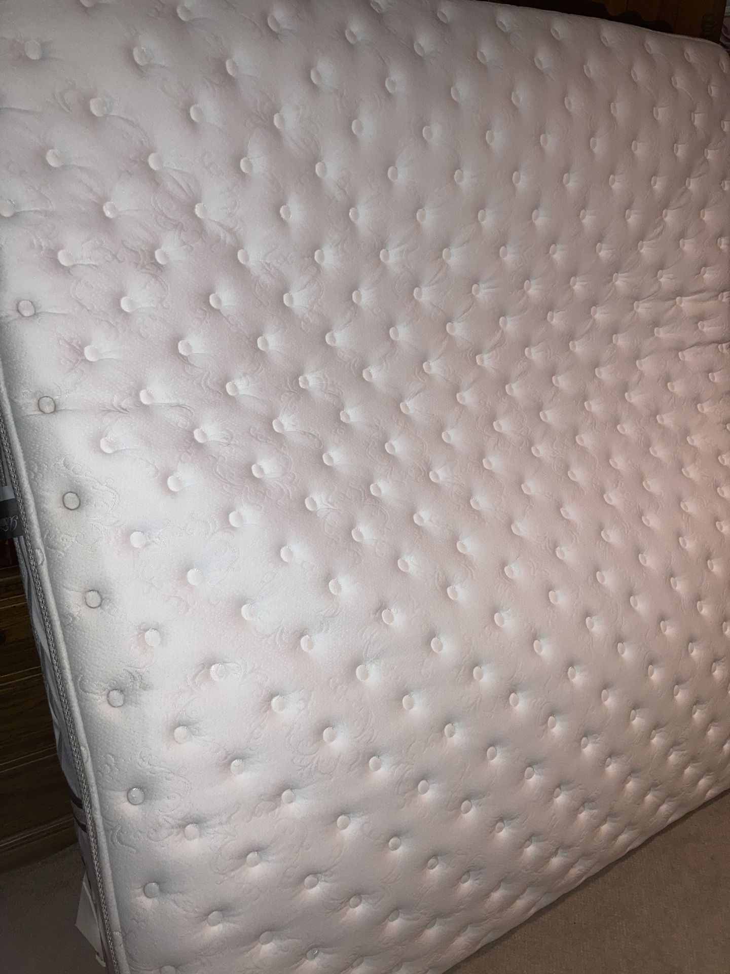 Beautyrest  Vanderbilt King Size Mattress