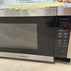 Microwave (NEED GONE ASAP FOR 50$