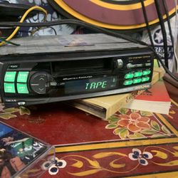 ALPINE TDM-7582 AM/ FM CASS PLAYER