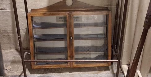 Display Cabinet 