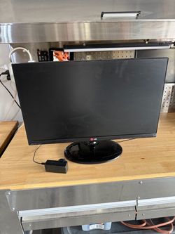 LG Computer Monitor 24”