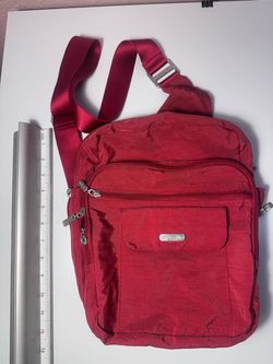 Baggallini Red Crossbody Bag Multiple Zip Pockets Adjustable Strap
