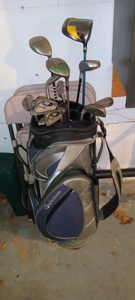 Set Of Golf Clubs  With Bag 