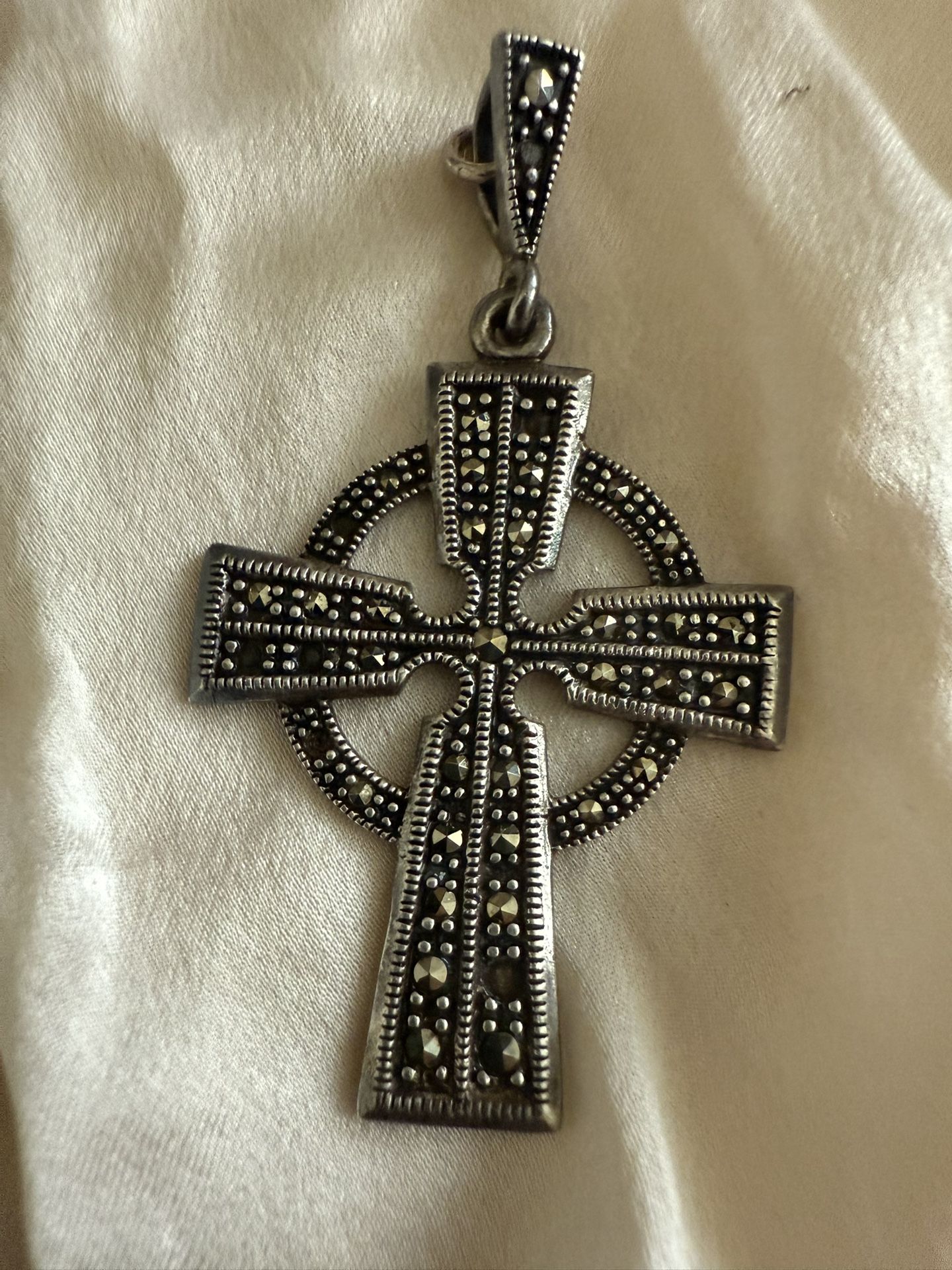A Silver Sparkly Pendant