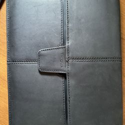 New In Box Targas Hughes Leather Potfolio Laptop iPad Protective Case Interior 8” X 10” Black 