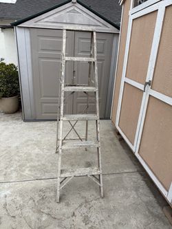 A-Frame 6 Ft Aluminum Step Ladder / Escalera de Aluminio de 6 Pies