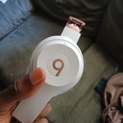 Beats Solo 4 