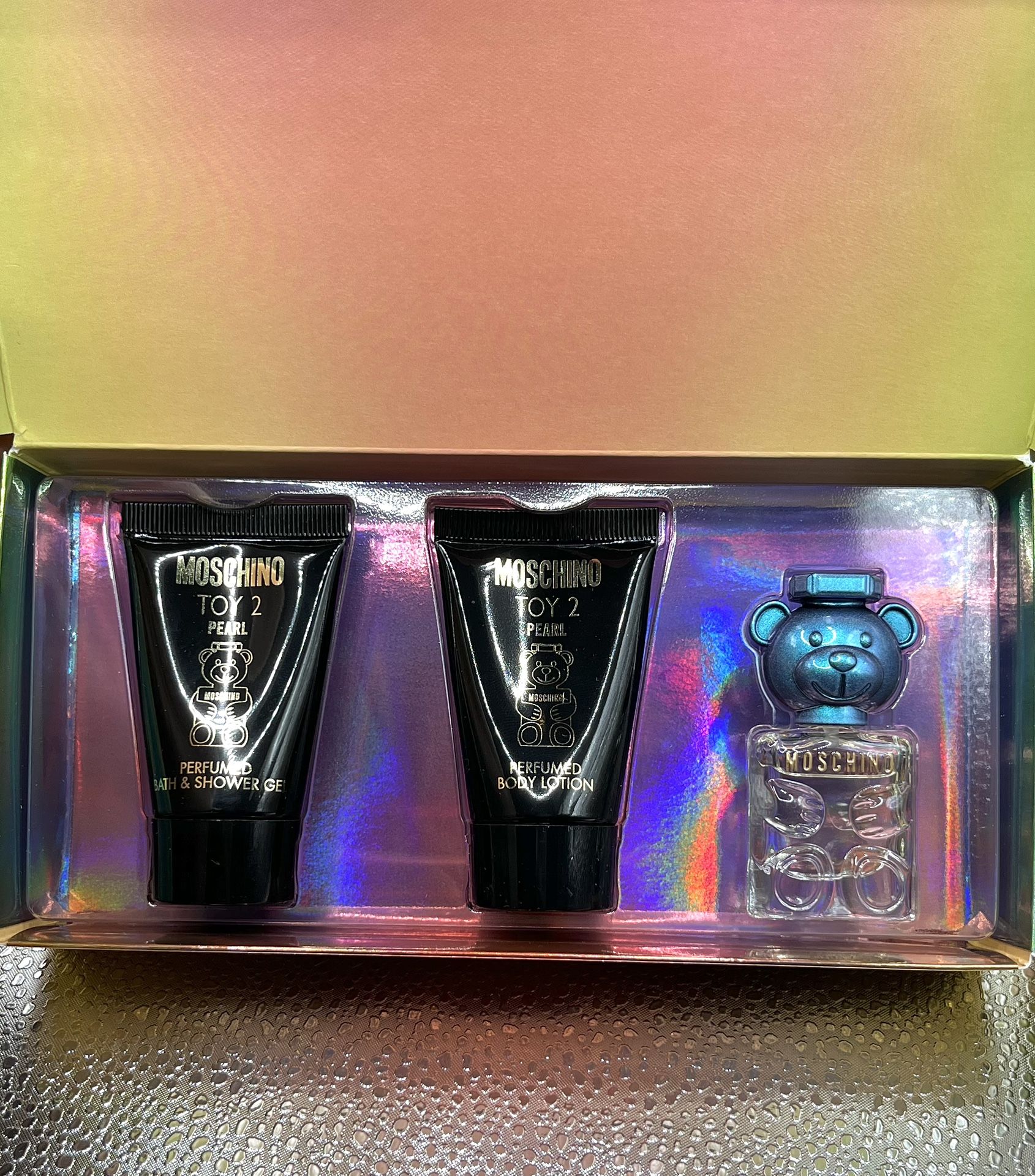 Moschino Toy 2 Pearl - 3 Piece Gift Set - Unisex New in box