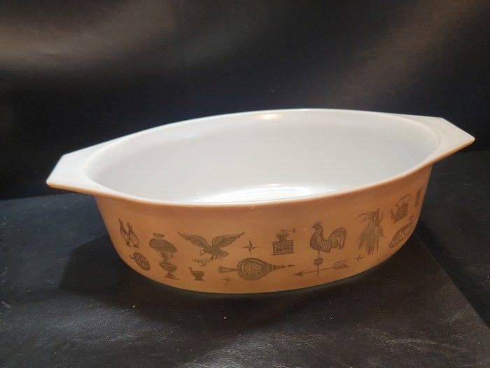 Vintage 1960s Pyrex 2.5 Qt. Oval Casserole Early Americana Brown Gold 045
