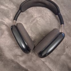 Apple AirPods Max – Midnight (Great Condition!) – $100