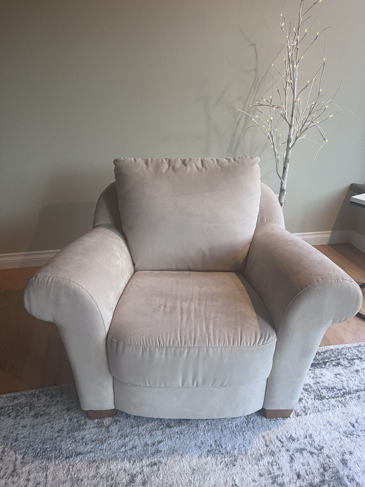 FREE Beige Polyester Oversized Chairs x2