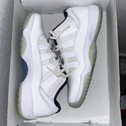 Jordan 11 legend blue 5.5 youth
