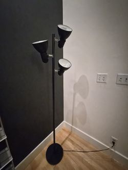 Black 3-Light Tree Floor Lamp – Adjustable Heads – $15