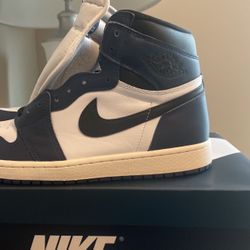 Air Jordan 1 Retro High OG 'Midnight Navy'