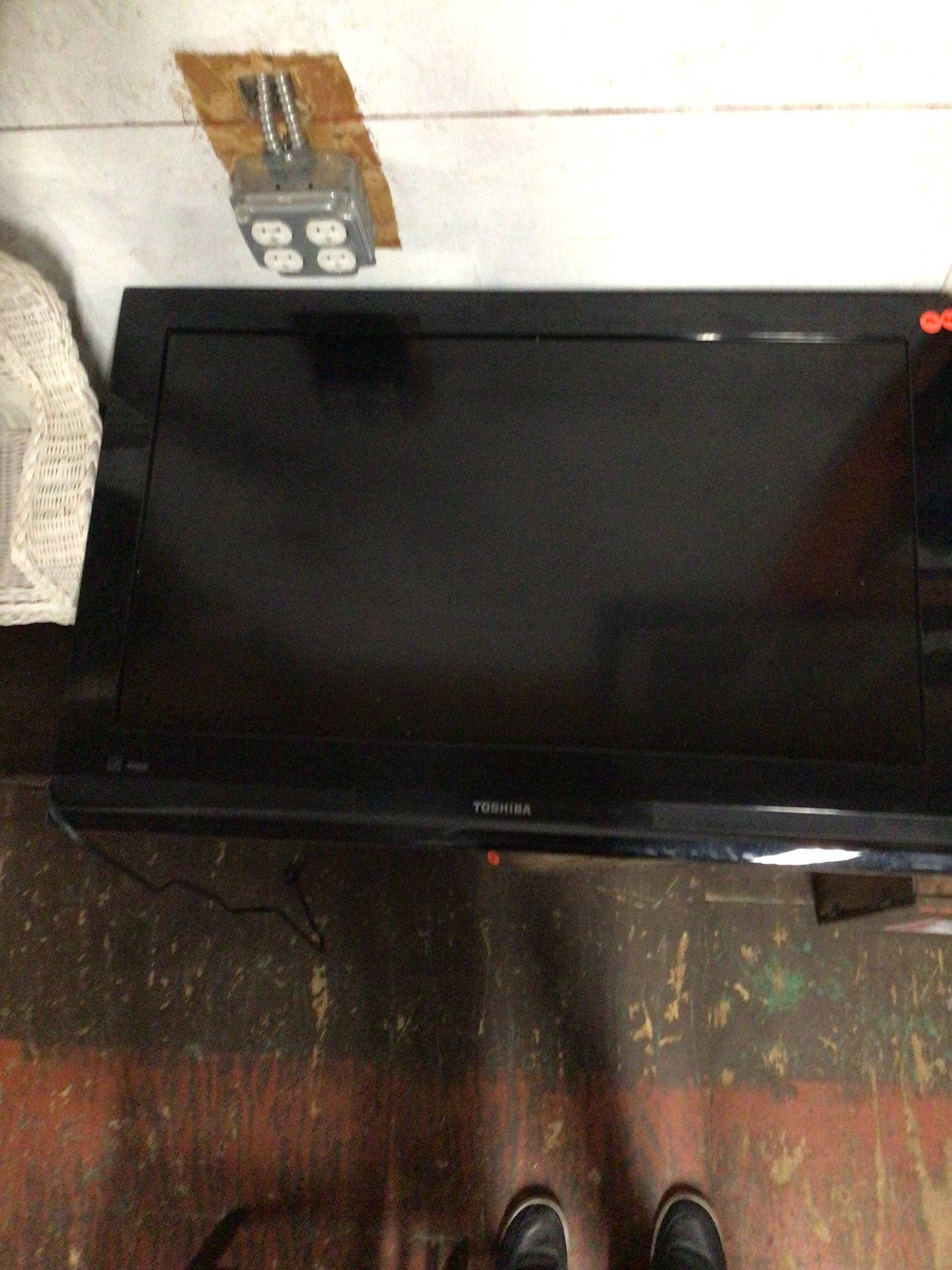 N220 Toshiba TV.