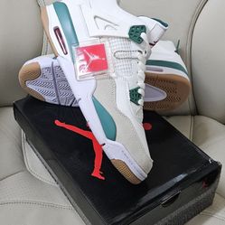 Jordan 4 Retro 