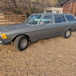 300TD Turbo Diesel Wagon From Mercedes
