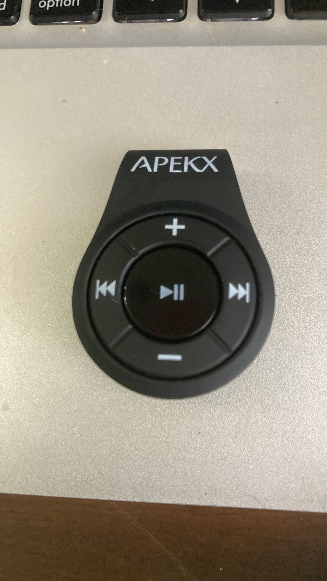 New Never Used Apekx Bluetooth Turns Any Non Bluetooth Headphones Or Speakers To Bluetooth With Control And Works With All Phones
