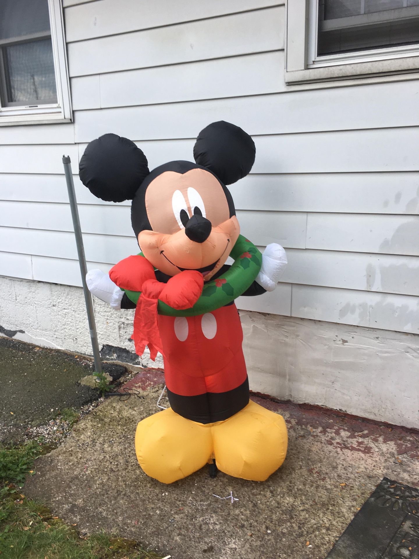 6ft Gemmy airblown inflatable Mickey Mouse Christmas Blow up